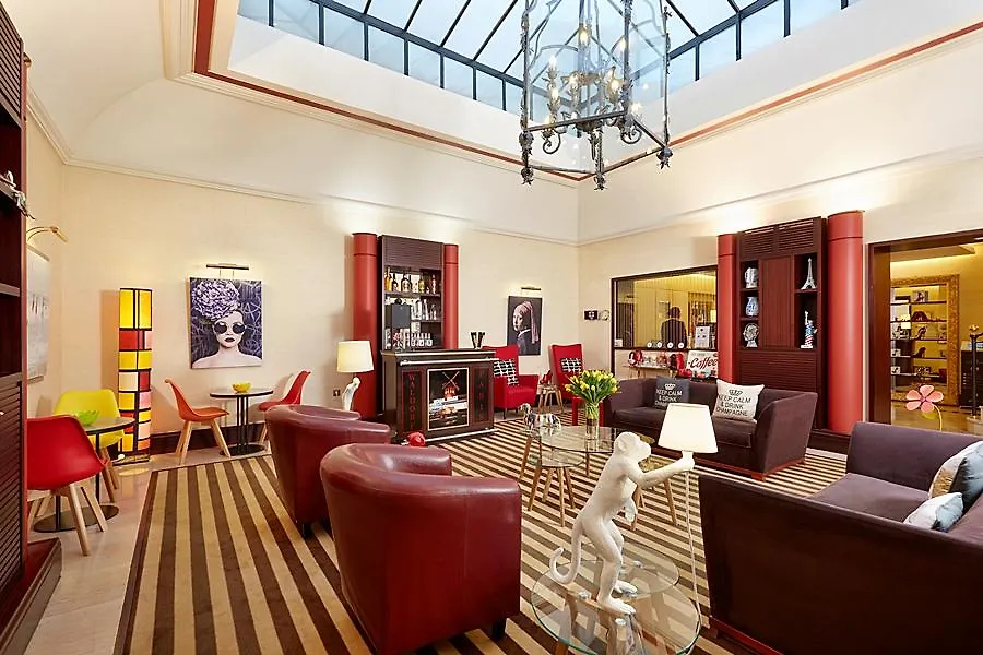 Hôtel Waldorf Trocadéro Tour Eiffel Parigi 4*,