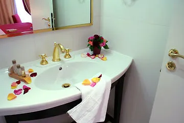 Hôtel Waldorf Trocadéro Tour Eiffel Parigi 4*,