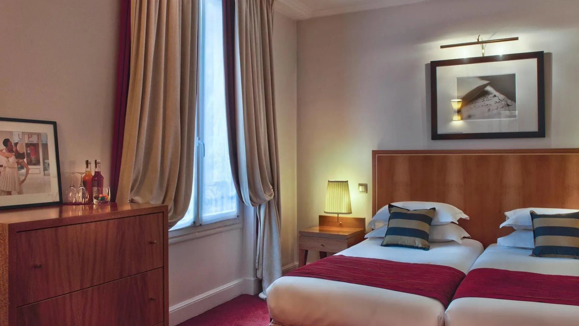Hotel Hôtel Waldorf Trocadéro Tour Eiffel Parigi